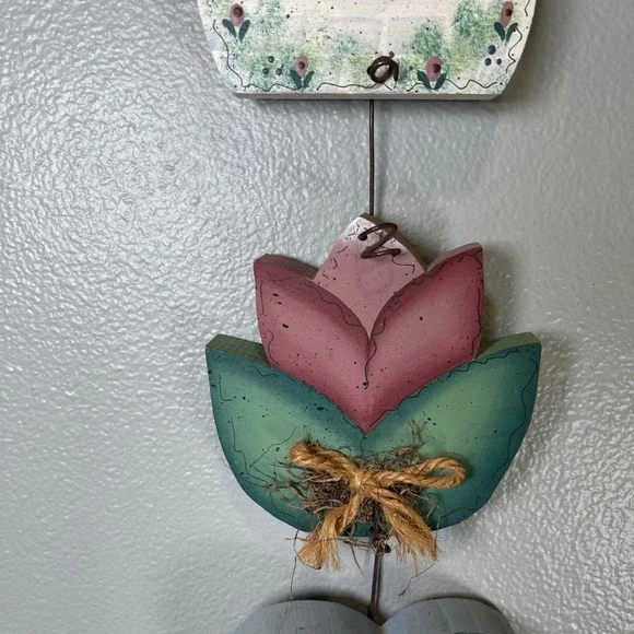 Vintage Tole Painted Woden Wall Hanger House Flower Heart 15.5" Wire Hangers - Picture 3 of 6